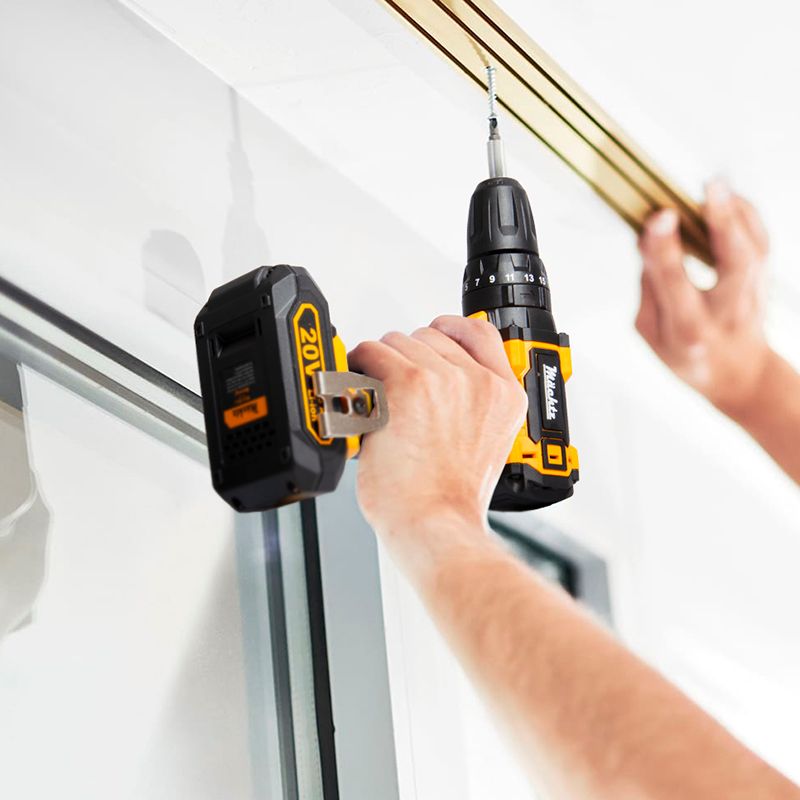 Шуруповерт Mächtz для монтажа карниза