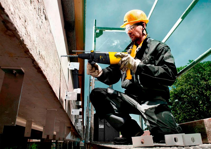 Какой перфоратор лучше: бочковой или прямой?