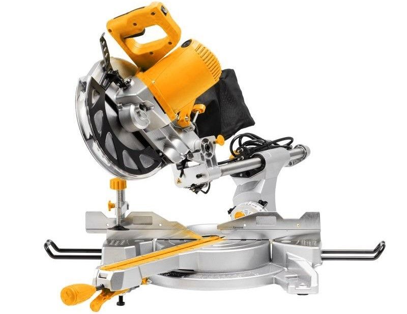 Торцювальна пила з нахилом