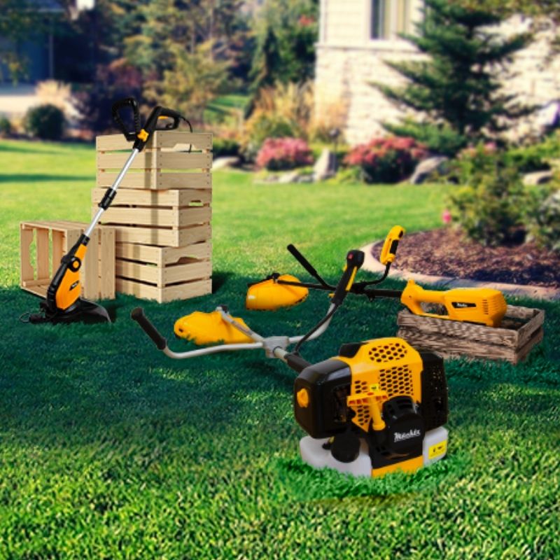 Садові тримери та аксесуари на газоні