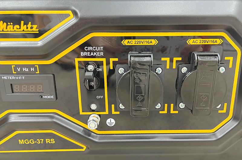 Розетки и выключатель генератора