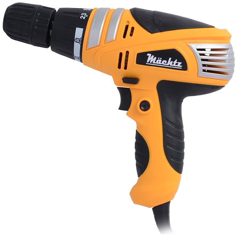 Чоловік свердлить стіну шуруповертом