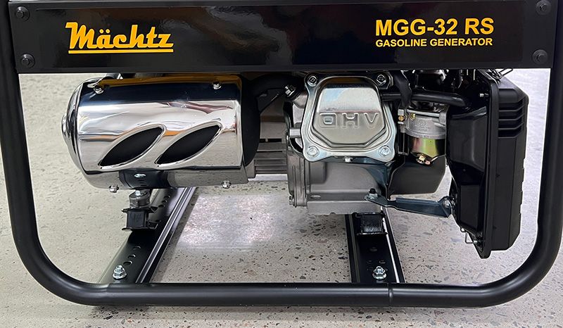 Боковой вид двигателя генератора