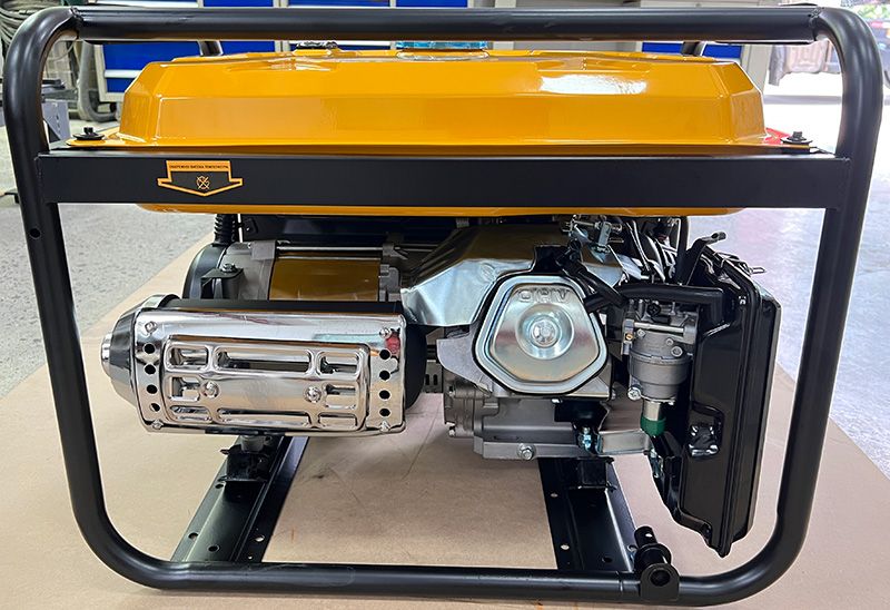 Двигатель генератора в металлическом корпусе