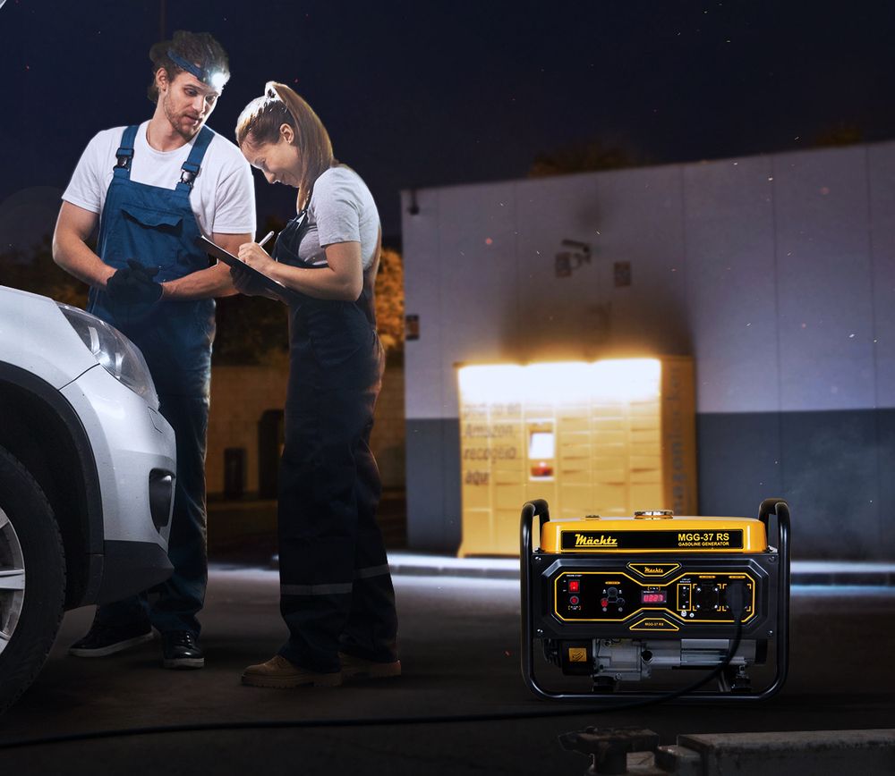 Два автомеханика рядом с генератором