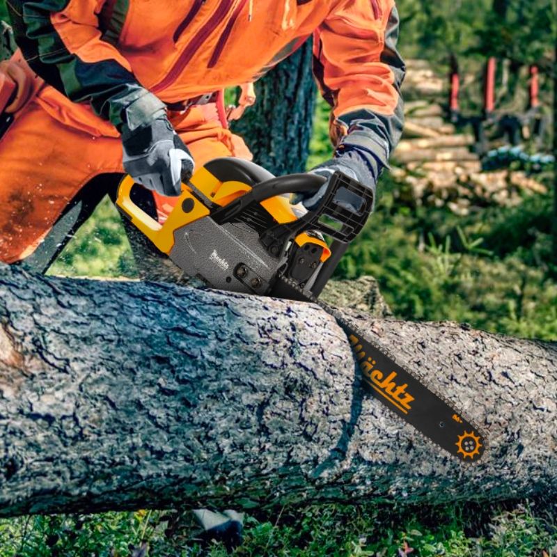 Mächtz пиляє колоду