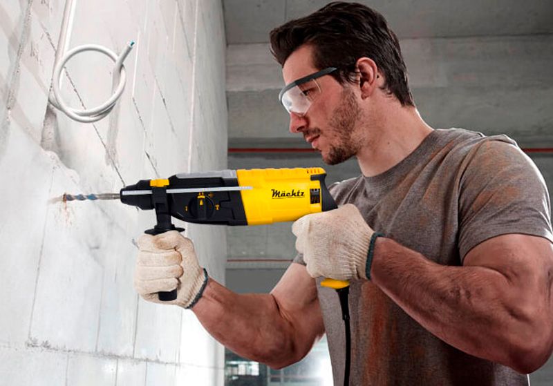 Какой перфоратор лучше: бочковой или прямой?