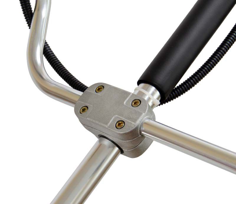 Ручка бензинового тримера крупним планом