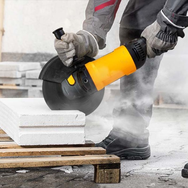 Різання газоблоку болгаркою