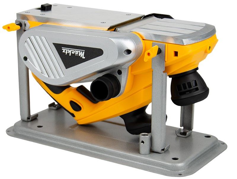 Рубанок встановлений на підставку